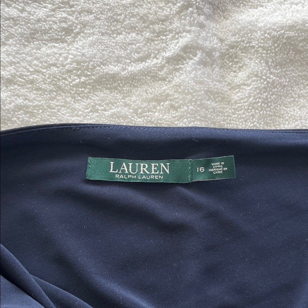 Elegant Navy Blue Sleeveless Wrap Waist Dress - Picture 3 of 8